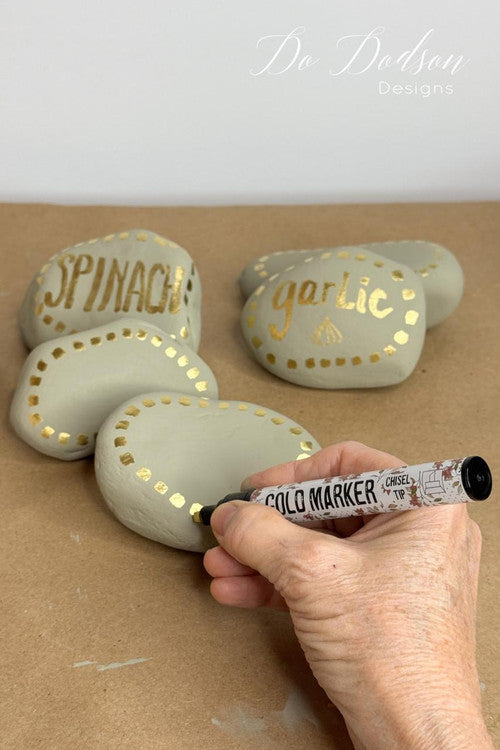 Dixie Belle Gold Marker auriu pentru contur si stencil