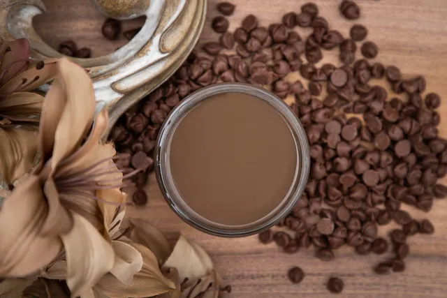 Dixie Belle Chocolate vopsea cretă 473 ml maro intens mat