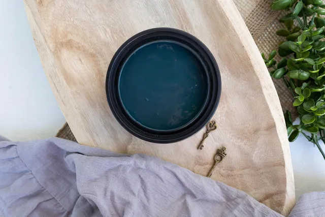 Dixie Belle Terra London Blue vopsea argila albastru inchis mobila