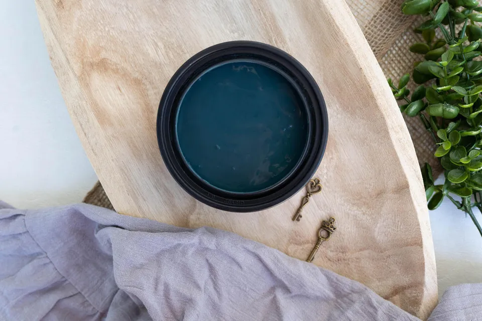 Dixie Belle Terra London Blue vopsea argila albastru inchis mobila
