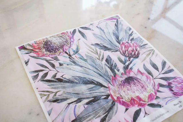Dixie Belle Belles and Whistles Tropical on Pink hârtie decoupage 3 coli