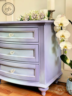 Dixie Belle Lucky Lavender vopsea creta mov pastel 473 ml