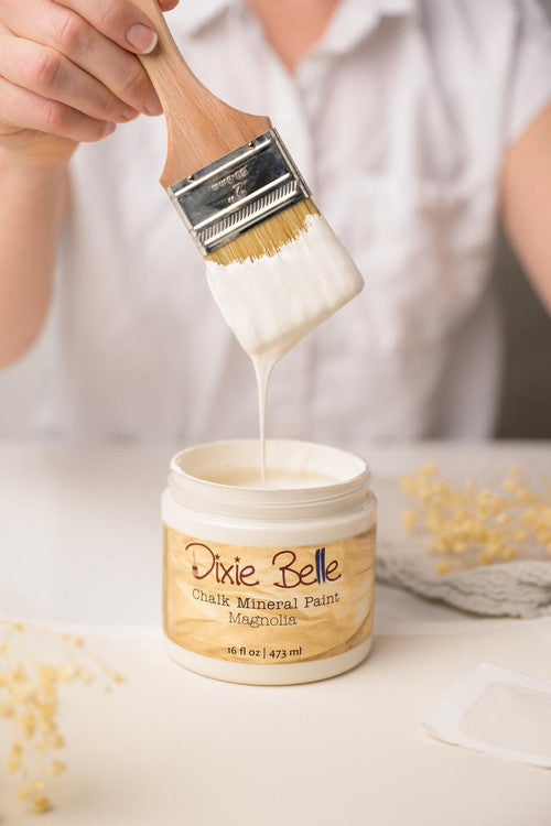 Dixie Belle Magnolia vopsea creta 473 ml alb cald mat