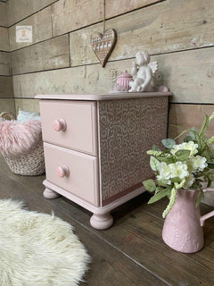 Dixie Belle Soft Pink vopsea creta roz deschis 473ml mat